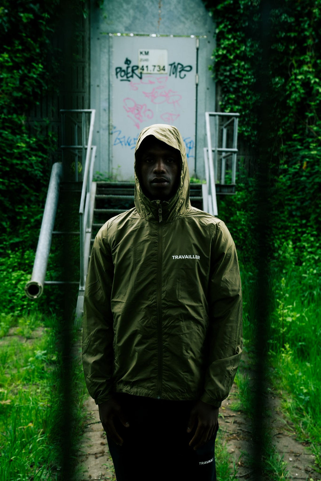 OLIVE GREEN WINDBREAKER