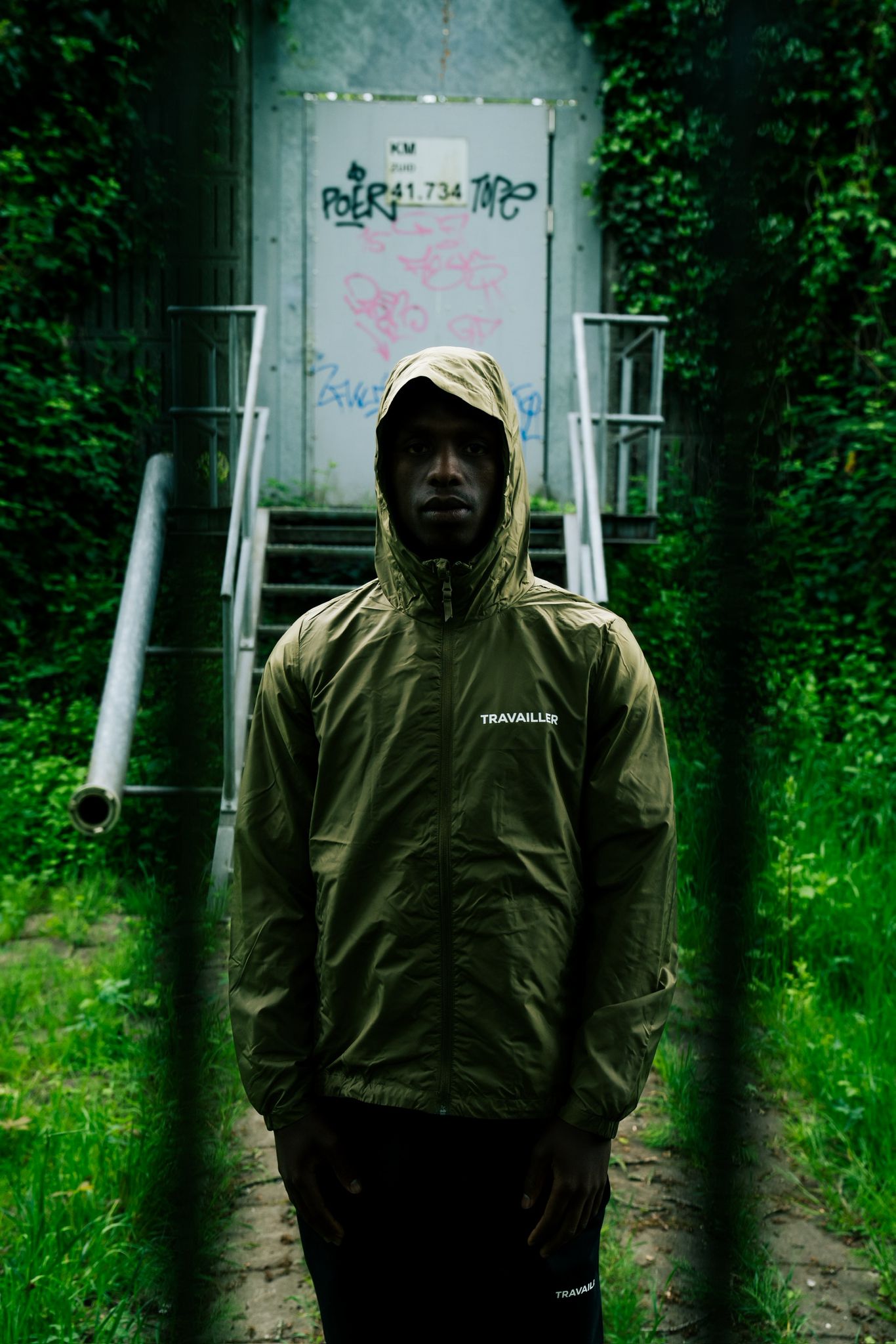 OLIVE GREEN WINDBREAKER