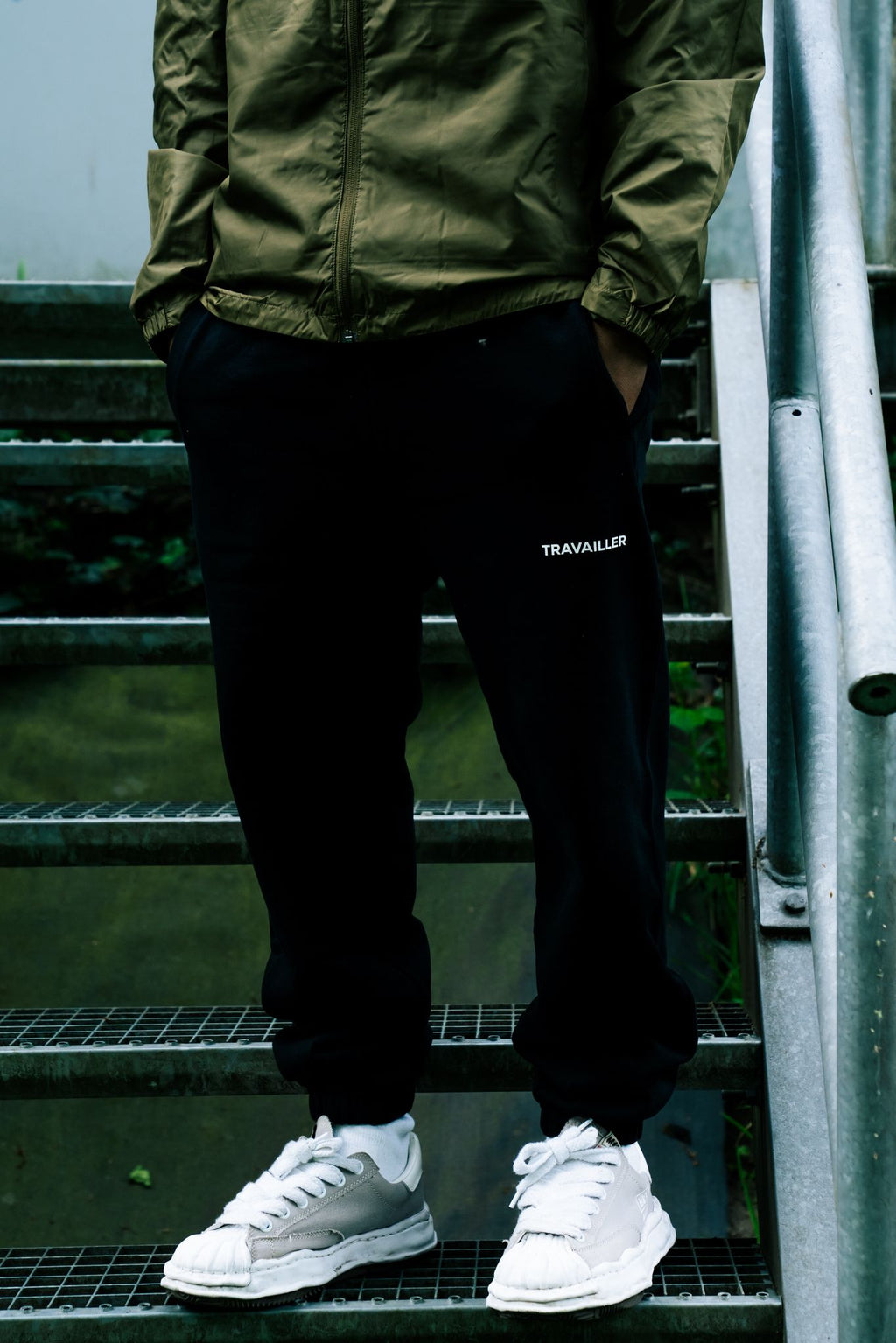 WHITE LOGO SWEATPANTS